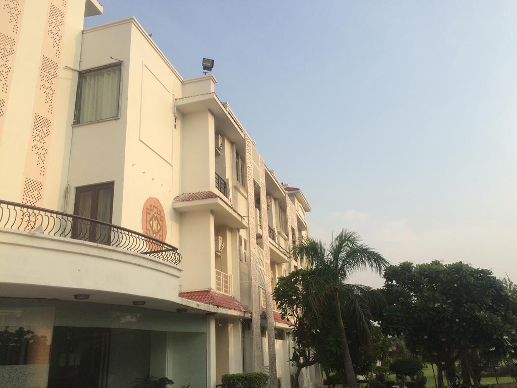 Grand Heritage Resort 그레이터 노이다 외부 사진
